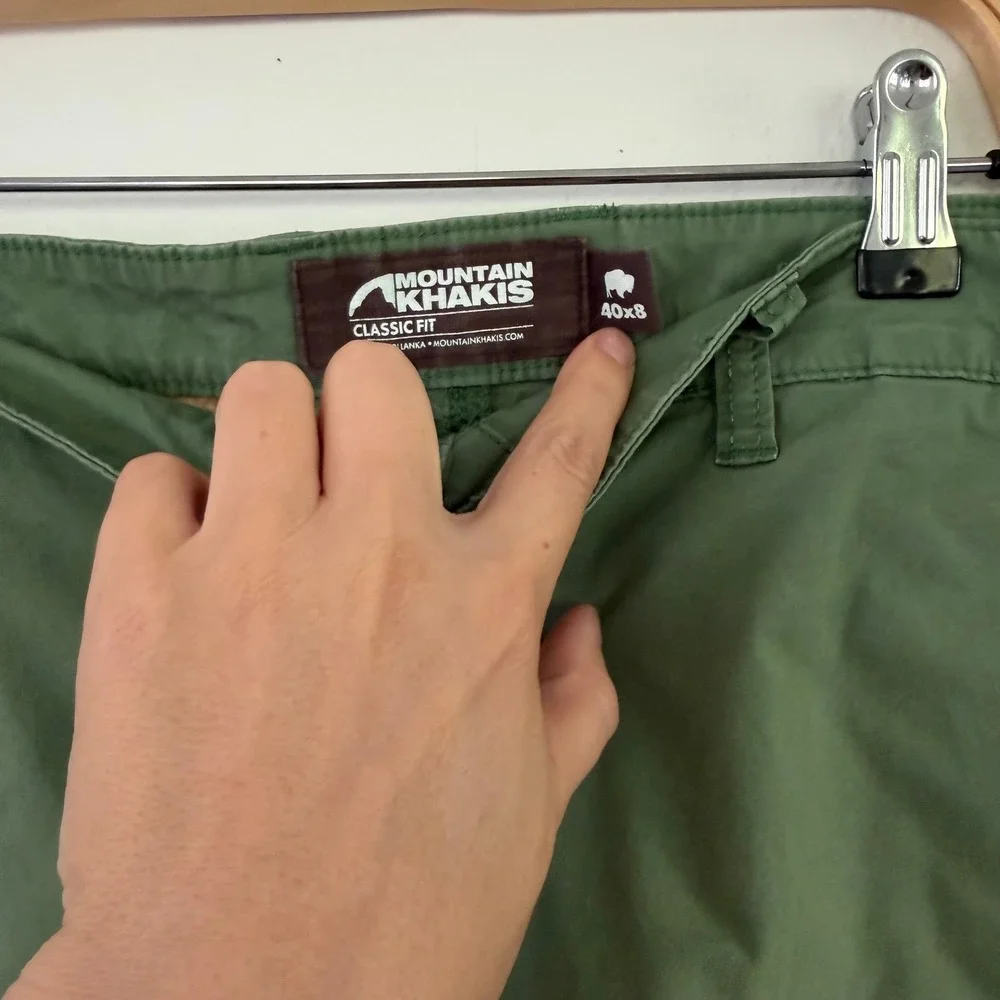 Mountain Khakis Mens Olive Green Classic Fit Chino Shorts Size 40x8 Cotton Blend